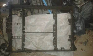 VERKLEIDUNG Rahmen Kühler Klima BMW 7er E38 17378570 - Bild 1 von 3