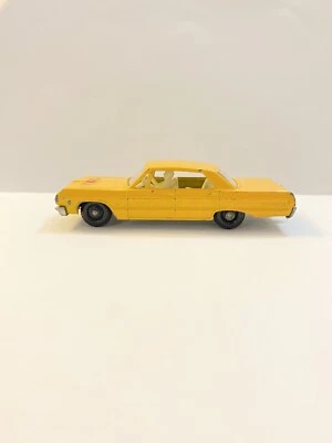 VINTAGE MATCHBOX LESNEY No.20c CHEVROLET IMPALA TAXI ISSUED 1965 (863) - Image 1 of 4