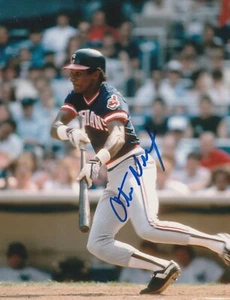 OTIS NIXON CLEVELAND INDIANS ACTION SIGNED 8x10 - Picture 1 of 1