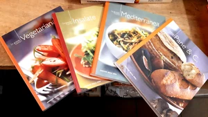 LOTTO DI 4 LIBRI DI CUCINA - COLLANA CORRIERE DELLA SERA - TITOLI NELLE FOTO - Imagen 1 de 1