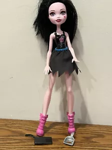 2015 Mattel Monster High Draculaura Vampire Doll Shoes (Heart Face) - Picture 1 of 6