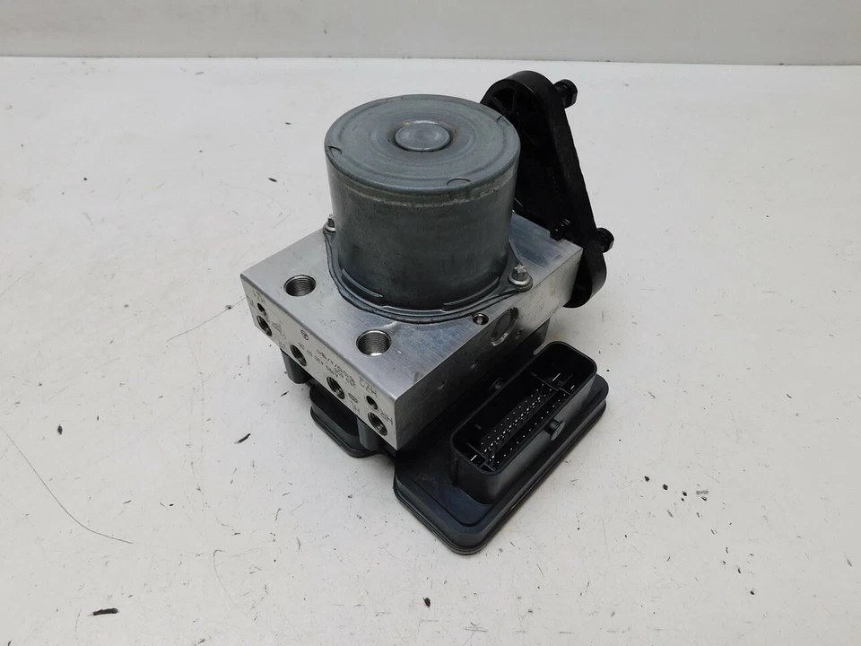 Bomba de freno hidráulica Mercedes Benz AMG GT S C190 2016 ABS ESP A1904300700 J123 Foto 1 de 3