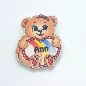 Spilla vintage orso con cuore e arcobaleno con nome ANN da collezione - Foto 1 di 3