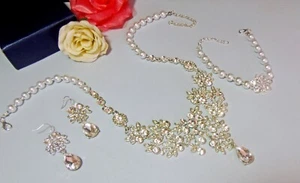 Juego de joyas de diamantes y perlas de imitación recicladas hechas a mano - Imagen 1 de 9