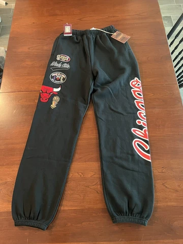 Mitchell & Ness Men's NBA Chicago Bulls Sweatpants Black Champ City Fleece Small Cover