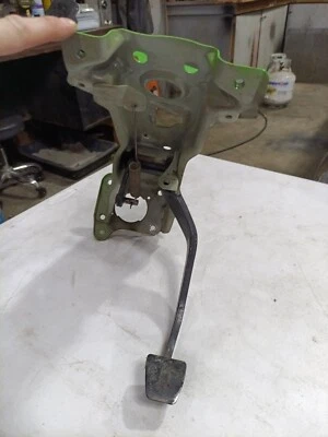 79-83 SOPORTE DE MONTAJE DE PEDAL DE FRENO PARA CAMIONETA TOYOTA transmisión manual 4/5 Foto 1 de 4