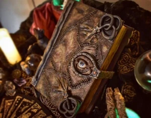 Hocus Pocus Spell Book Prop Replica - Picture 1 of 24