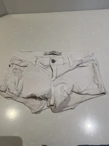 ABERCROMBIE & FITCH WOMENS SIZE 2 WHITE DISTRESSED DENIM SHORTS - Picture 1 of 5
