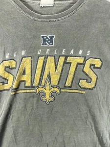 Vintage NFL Team New Orleans Saints Large T Shirt Distressed Gray Short Sleeve - Picture 1 of 8