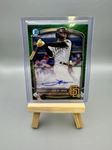 Bowman Chrome Prospects Leo de Vries 2025 refractor reptiliano verde automático/99 - Imagen 1 de 2