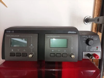 Lab-2 - 3-en-1 Velleman. Oscilloscope, générateur de fonction et alimentation - Photo 1/4