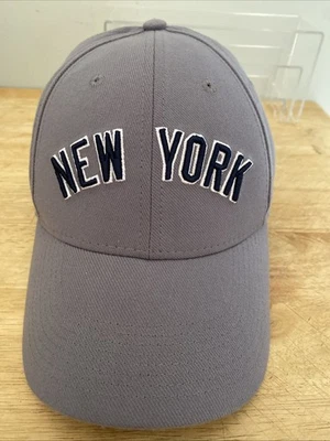 Nike New York Yankees Swoosh Dri-FIT Performance Flex Hat Legacy91 Gray One Size - Image 1 of 4