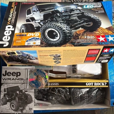 TAMIYA Jeep Wrangler 1/10 RC Crawler Limited Edition 4WD corpo modellato con DVD - Immagine 1 di 4