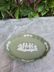 Wedgwood Neoclassical Cherubs Playing Sage Green Jasperware Oval Dish 4½x3¼" - Picture 1 of 8