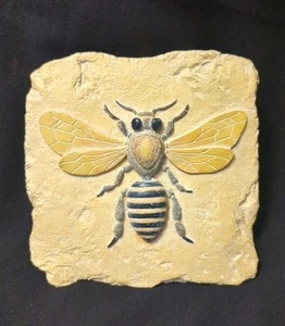 Honeybee Bee Plaque Wall Art Hanging Plaster Faux Stone Painted 6 X 6" Decor  - Picture 1 of 10