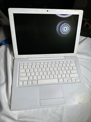 Apple MacBook A1181 NO Battery - Image 1 of 4