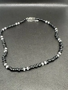 Summer Beach Bohemia Surfer White/Black Shell Necklace Simple Geometric Choker - Picture 1 of 3