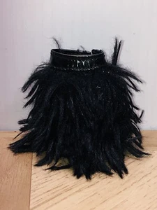 Schwarzer flauschiger Rock für; Mattel Monster High Puppe Gloom And Bloom Jane Boolittle - Bild 1 von 3