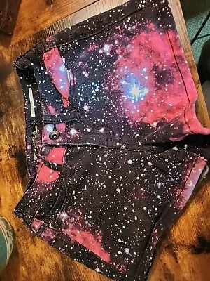 Pantalones cortos de tiro bajo Lovesick Galexy talla 0 ligeramente usados  Foto 1 de 4