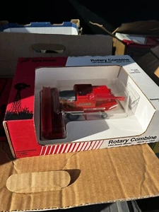 Scale Models, Massey 8590 Rotary Combine, 1:64 Scale, Diecast Metal, U.S.A. - Picture 1 of 6