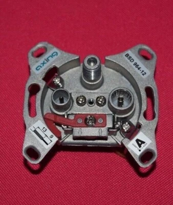 10 Stück - Axing BSV 964-12/ 10 X  Multimedia Durchgangsdose 12db  - Bild 1 von 3