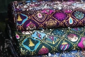 100% Cotton Fabric Contemporary Christmas Xmas Retro Baubles Festive Metalic - Picture 1 of 11