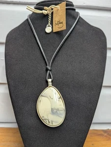 Cream Swirl Faux Gem Pale Silvery Gold Long Necklace By Holiday .F44 - Picture 1 of 5