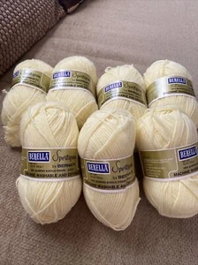 Lot Of 7 skeins, Berella Sports Spun Yarn By Bernat, 2846 Baby Yellow Vintage - Picture 1 of 4