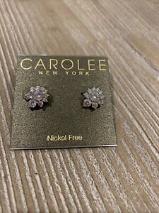 NWT  Carolee silver tone rhinestone  flower stud    earrings JT323