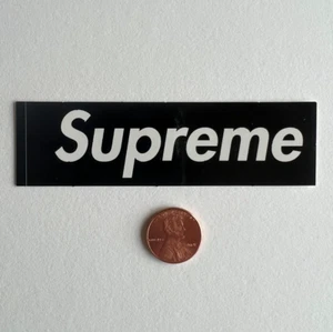 Pegatina Supreme Negra Mini Caja Logotipo 100% Auténtica Temporada FW23 - Imagen 1 de 3