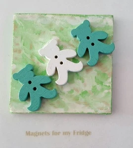 WOODEN TEDDY BEAR FRIDGE MAGNET (Green) - M288 - Bild 1 von 2