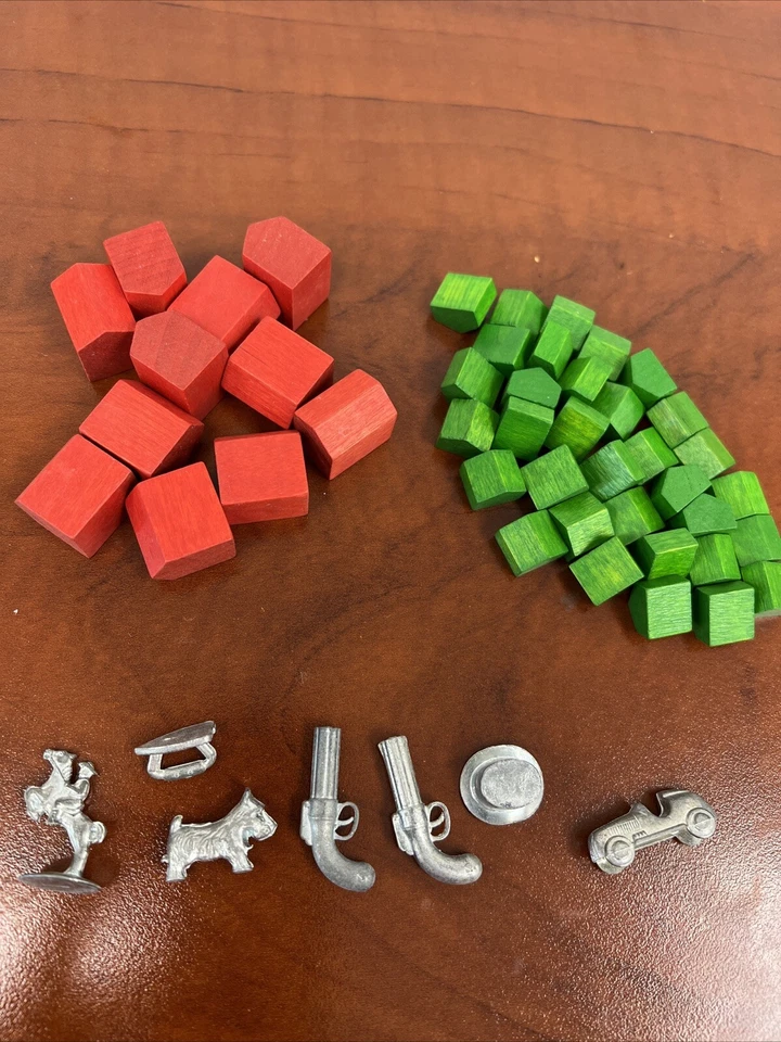 Casas de madera Monopoly vintage hoteles + piezas de juego de metal fichas repuesto Foto 1 de 4