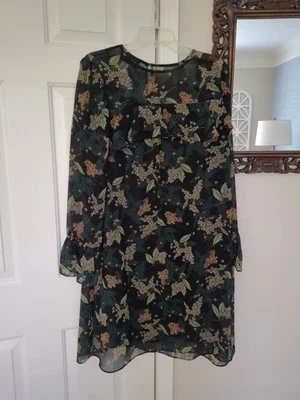 Vestido Donna Morgan Talla 12 Verde Floral Semi Transparente Volantes Manga Campana Foto 1 de 4