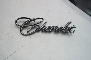 New 1969-1972 CHEVROLET WAGON TRUNK+TAILGATE SCRIPT 9831025 - Picture 1 of 3