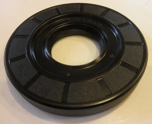 Right Gearbox Driveshaft Oil Seal Renault Clio Megane Laguna Scenic Espace Kango - Picture 1 of 2