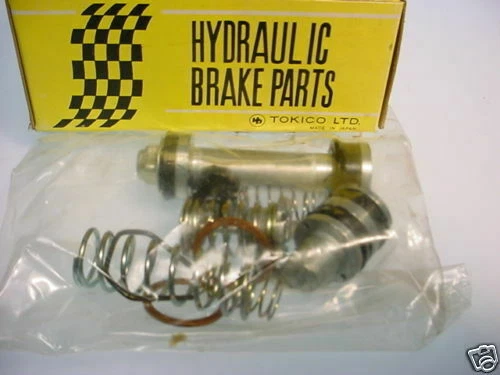 Kit de reparación de cilindro maestro de freno para Mazda B1600 1976+ 3906-89-439 Foto 1 de 1