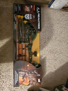 REALTREE EDGE Compound Bow Set Kids Archery With 3arrows N Target NIB - Picture 1 of 2