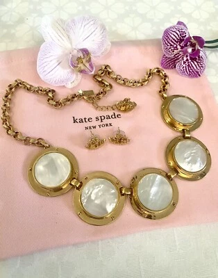 COLLAR KATE SPADE NÁUTICO TODO A BORDO MADREPERLA PENDIENTES A JUEGO ORO Foto 1 de 4