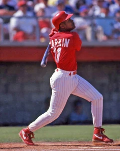 Cincinnati Reds BARRY LARKIN Glossy 8x10 Photo Baseball Print Poster HOF 2012 - Picture 1 of 1