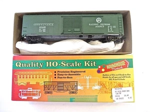 HO Roundhouse 1205 Penn_Central Diecast Base Pittsburg Lake Erie 50' BoxCar Kit - Picture 1 of 6