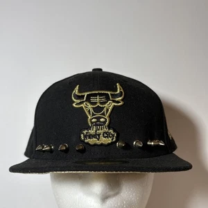 New Era 59FIFTY Chicago Bulls Black & Gold w/ Metal Spikes NBA Hat 7 5/8 - Picture 1 of 7