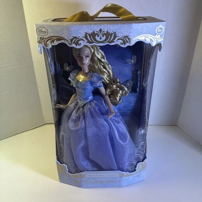 Кукла Disney's Cinderella ограниченный выпуск из фильма живое действие - 1 из 4000 ИЗЯЩНАЯ! - Изображение 1 из 4