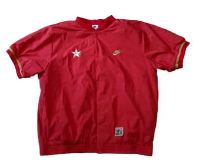 Chaqueta con botones de baloncesto Nike Authentics Hoops grande para hombre FN1456-657 roja Foto 1 de 4