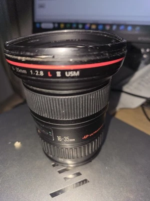 Canon EF 16-35mm F/2.8 II L USM Zoom lens - Canon DSLR Full Frame EOS - Image 1 of 4
