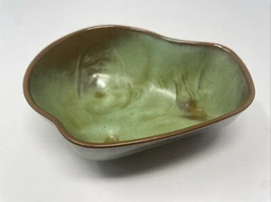 Vtg Frankoma Pottery Plainsman Prairie Green 3-Foot 7" Abstract Veg Dish 4N CHIP - Picture 1 of 6