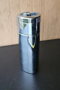 CHROME PEPPER MILL. SLEEK. NICE CONDITION. VINTAGE CHROME STEEL MECHINISM. - Picture 1 of 10