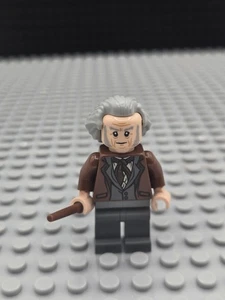 Lego Harry Potter: Garrick Ollivander - Brown Jacket hp169 Set 40289 - Picture 1 of 2