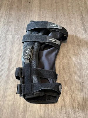 DonJoy Playmaker II 包裹式护膝,尺寸特大号 XL — 第 1/4 张图片