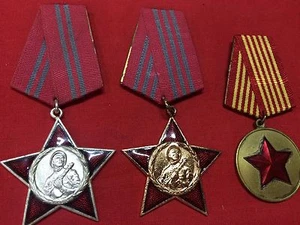 ALBANIA ORDER RED STAR 2+3 CLASS + MEDAL -ALBANIAN ORDER DURING COMMUNISM MEDALS - Picture 1 of 7