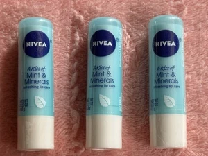LOT OF 3 ~ Nivea * A KISS OF MINT & MINERALS * Refreshing Lip Care ~ Shea Butter - Picture 1 of 3
